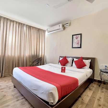 Oyo 674 Apartment Hotel Manar Luxury Suites Hyderabad Exterior foto