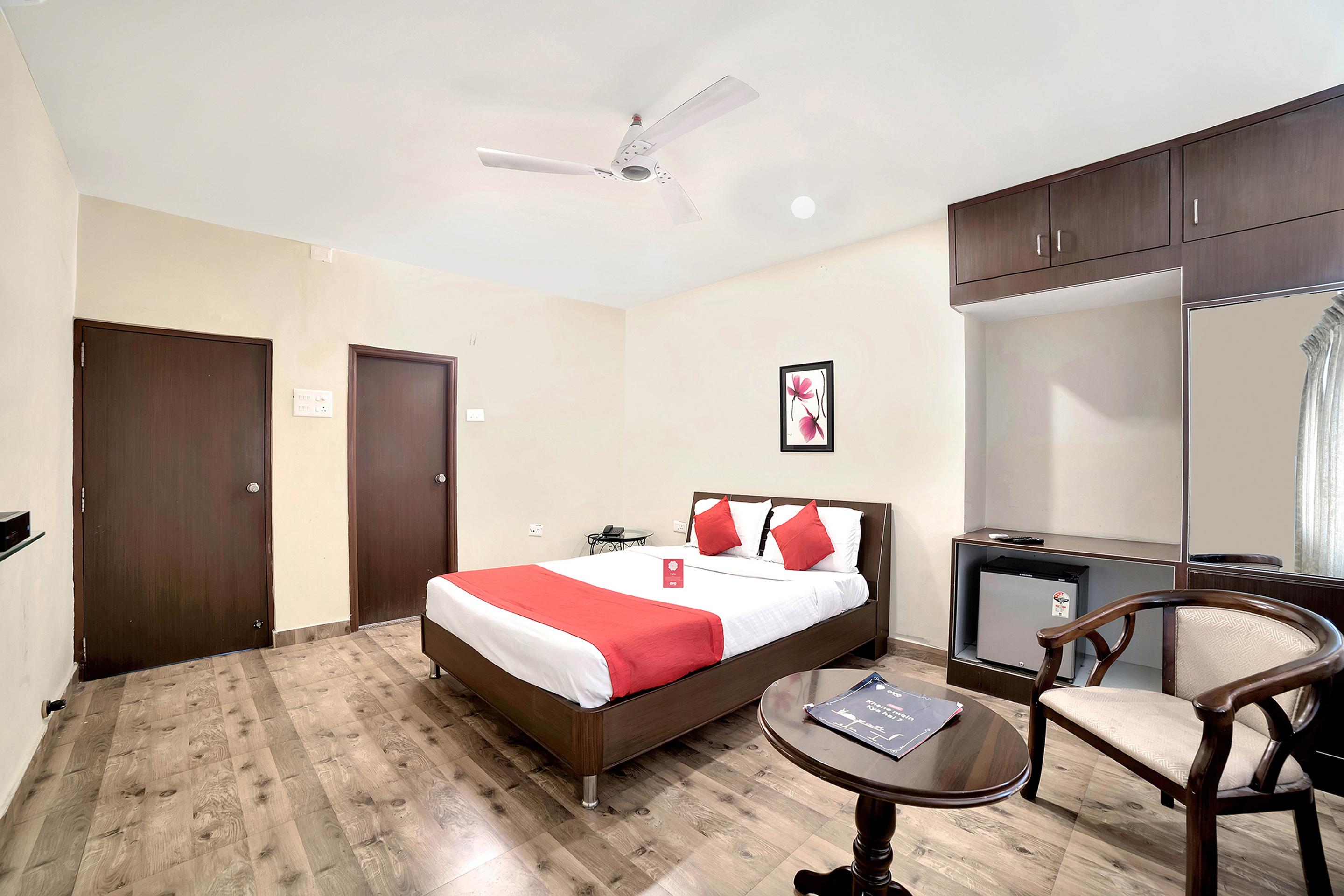 Oyo 674 Apartment Hotel Manar Luxury Suites Hyderabad Exterior foto