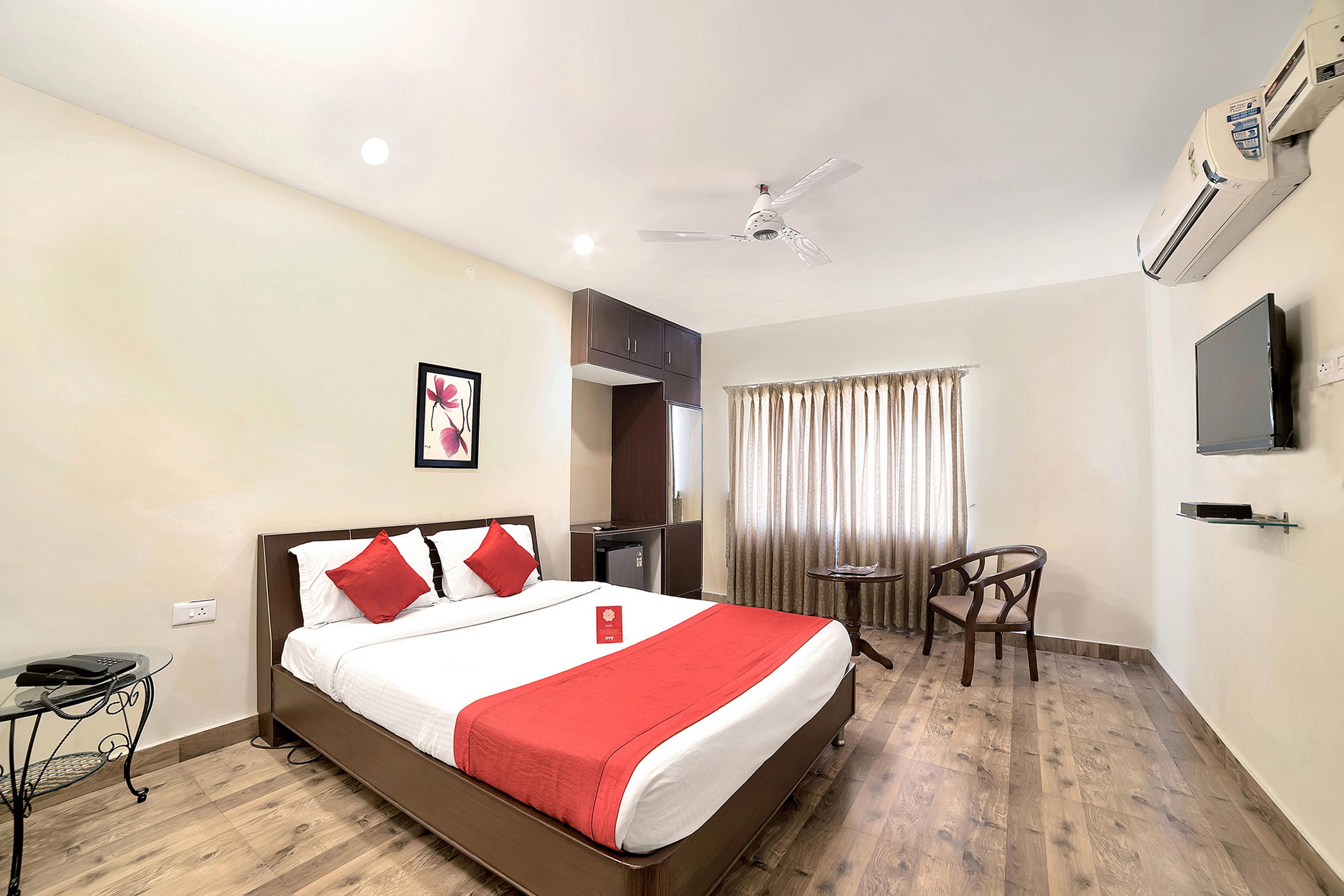 Oyo 674 Apartment Hotel Manar Luxury Suites Hyderabad Exterior foto