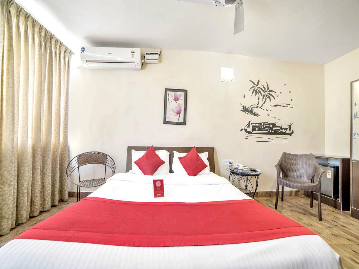 Oyo 674 Apartment Hotel Manar Luxury Suites Hyderabad Exterior foto